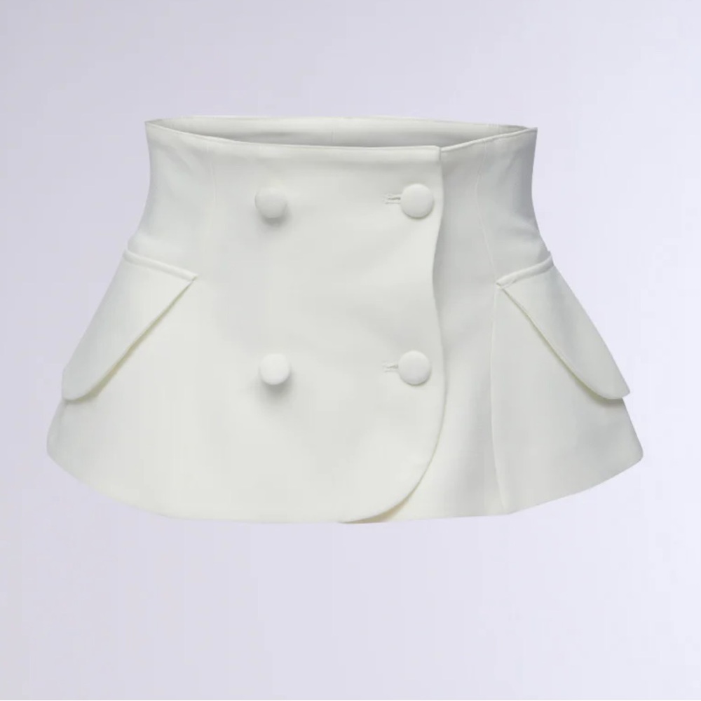 Chic White Double-Breasted Suited Belt